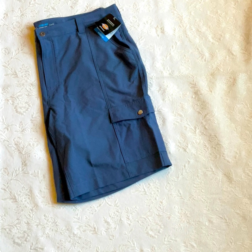 NWT - Dickies Women's Blue Temp-IQ Cargo Shorts, Slim Fit, Size 18
